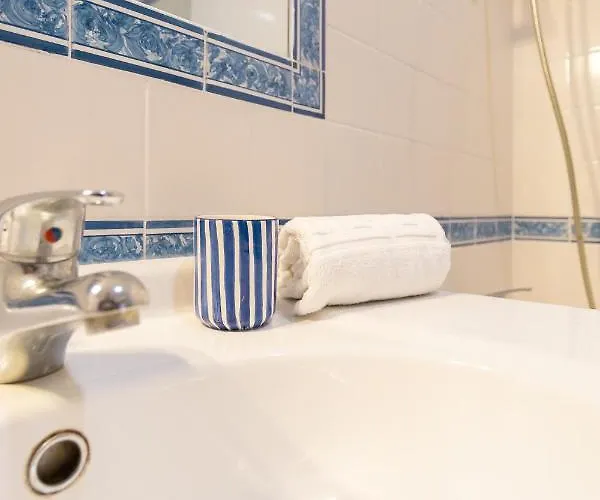 Surf- Com Vista O Oceano - By Smarthomes Daire